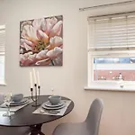 Watford Central Serviced Apartments 2