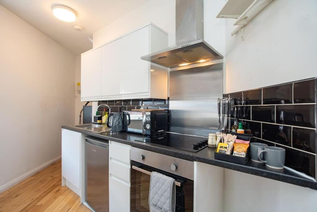 Watford Serviced 2 Apartment