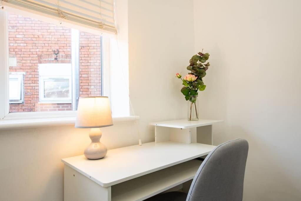 Watford Serviced 2 Apartment *