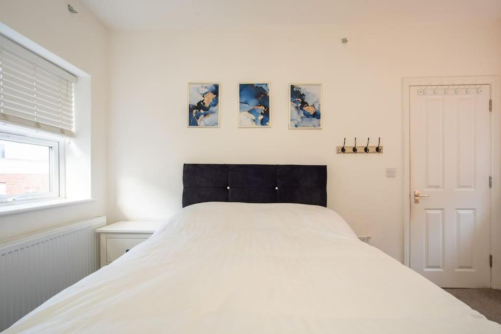 Watford Serviced 2 Apartment *